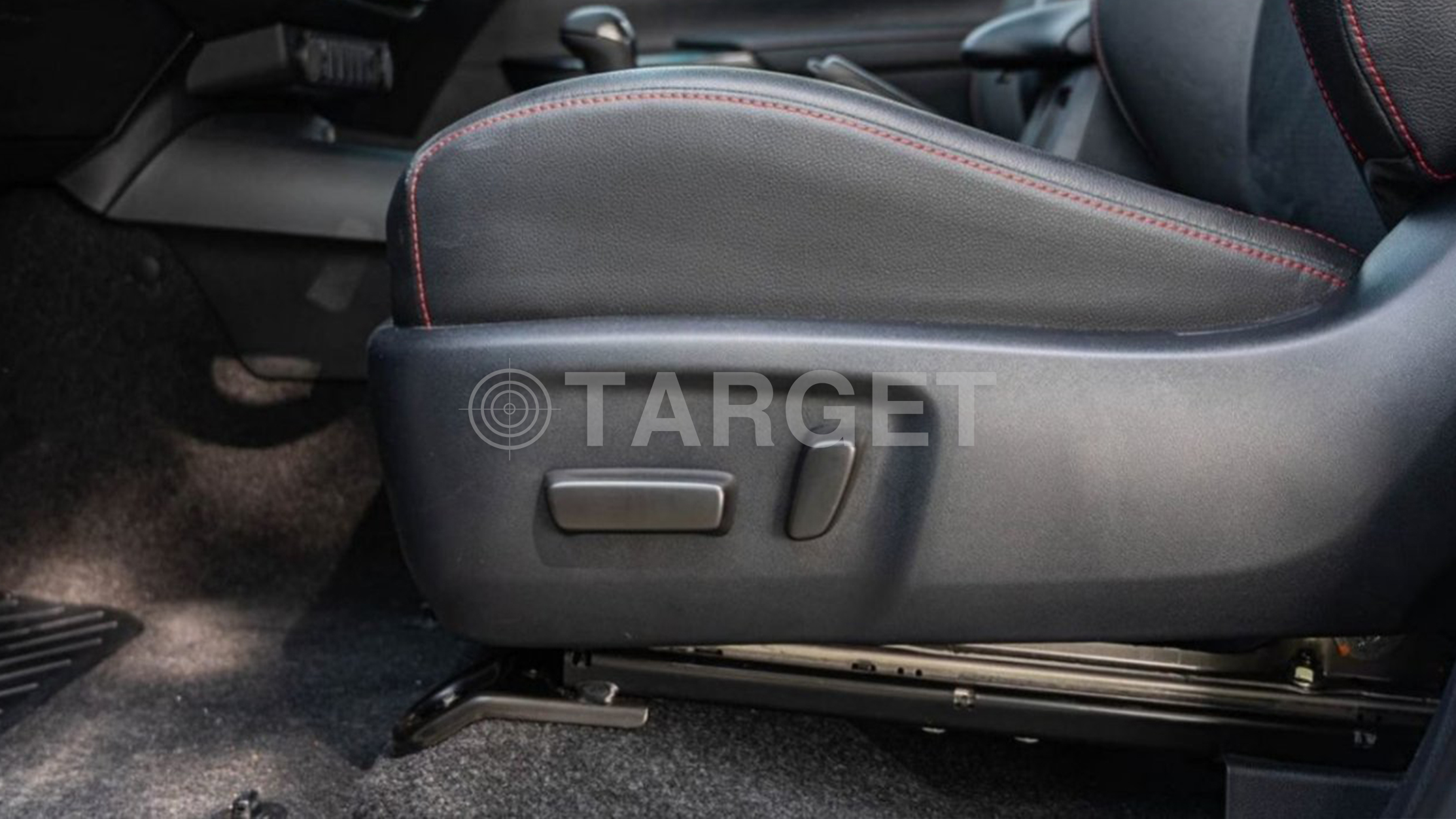 TOYOTA HILUX DC GR SPORT 4.0P AT 4X4_ BLACK