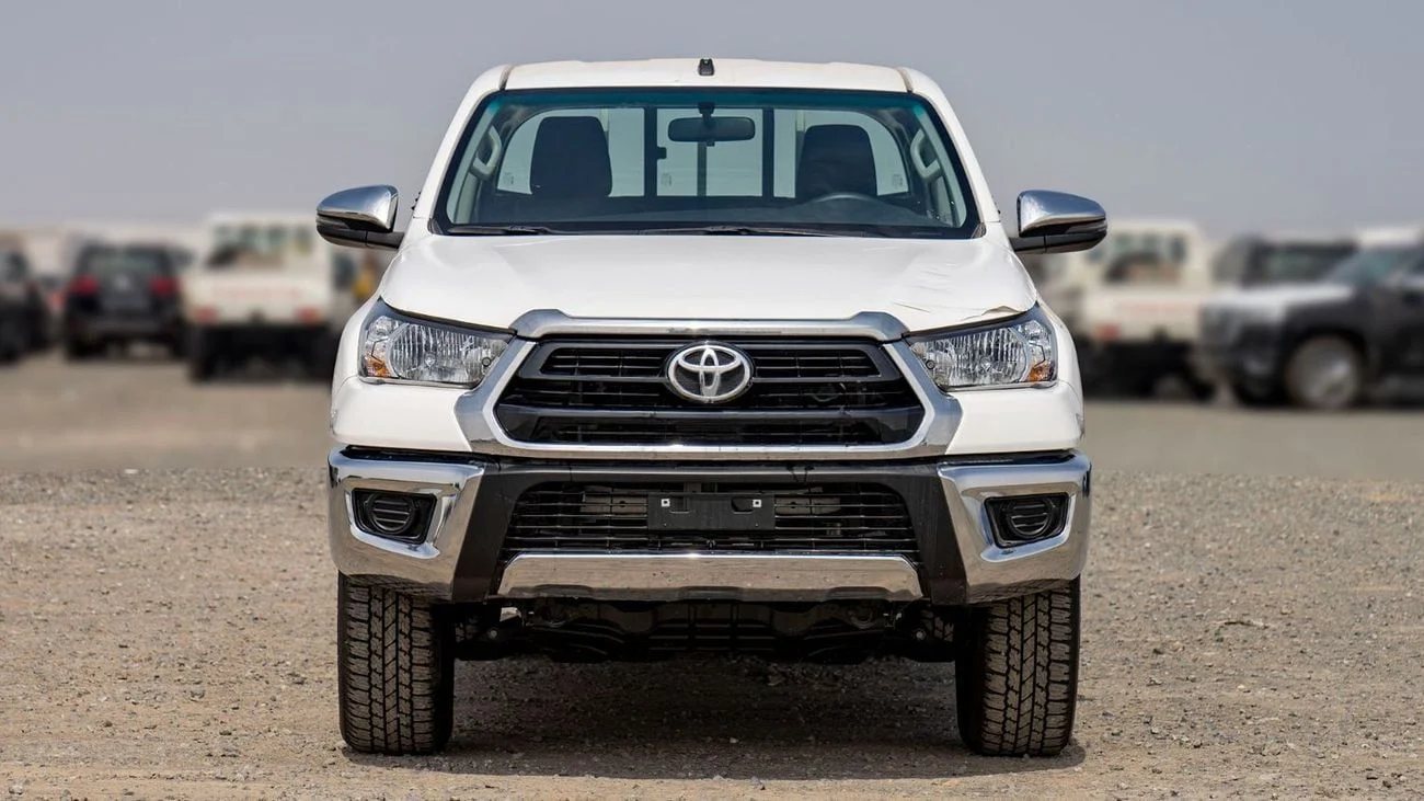Toyota Hilux MID OPTION PETROL 2.7 AT 2025