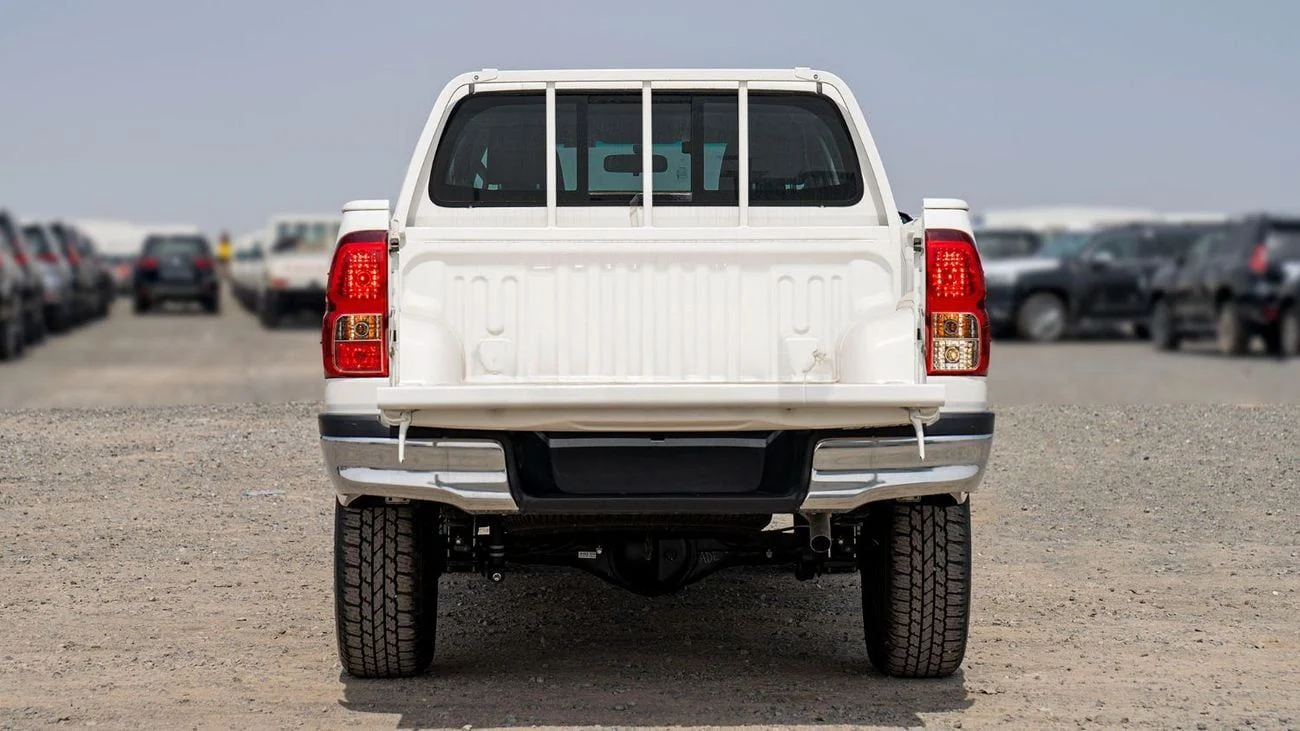 Toyota Hilux MID OPTION PETROL 2.7 AT 2025