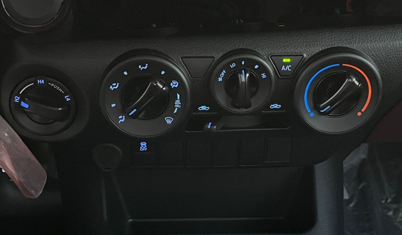 Toyota HILUX SC 2.7L 4X4