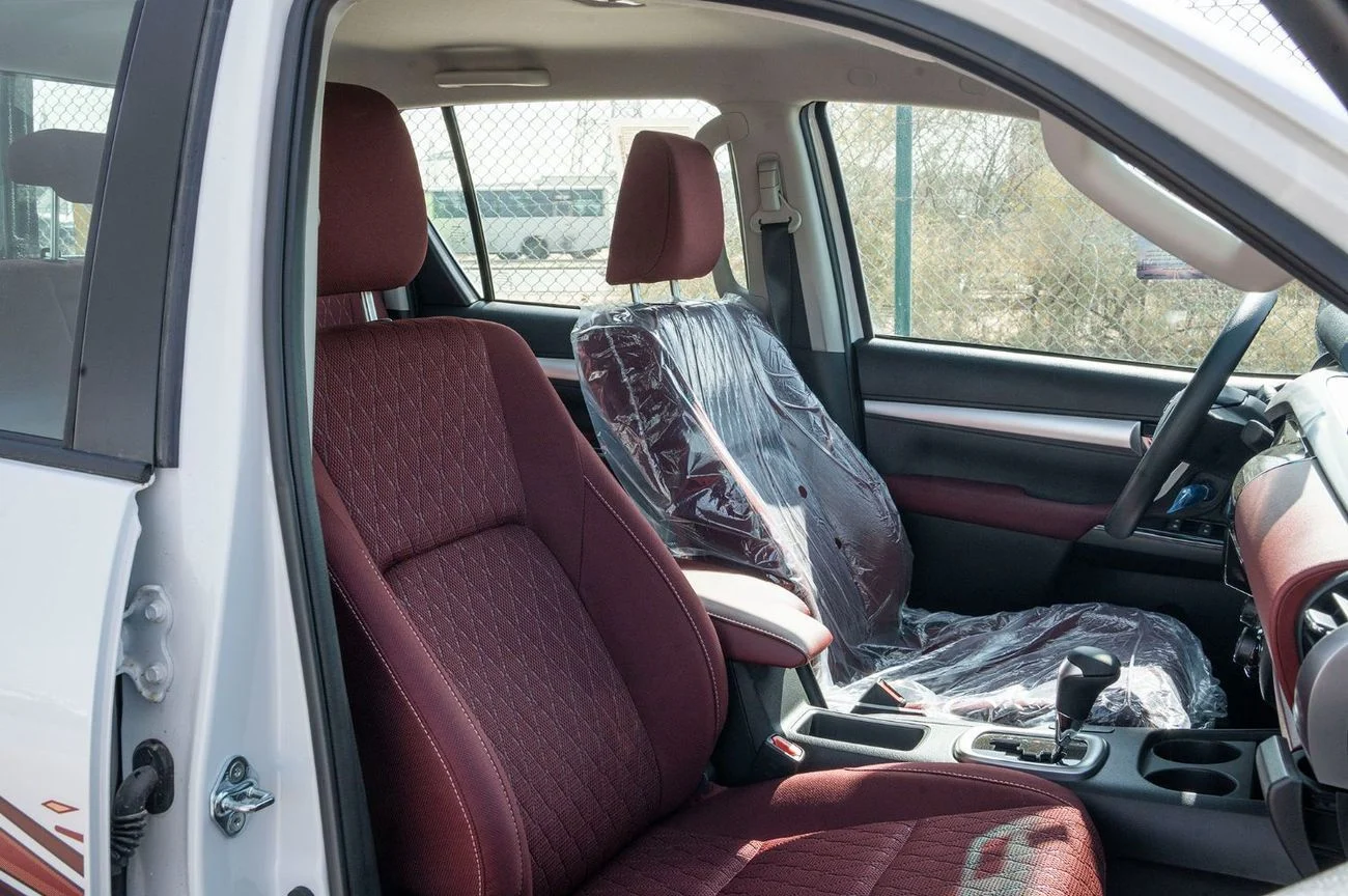 Toyota Hilux SGLX 2.8L AT Diesel (White-Red) 2026
