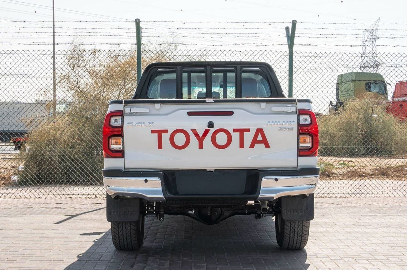 Toyota Hilux SGLX 2.8L AT Diesel (White-Red) 2026