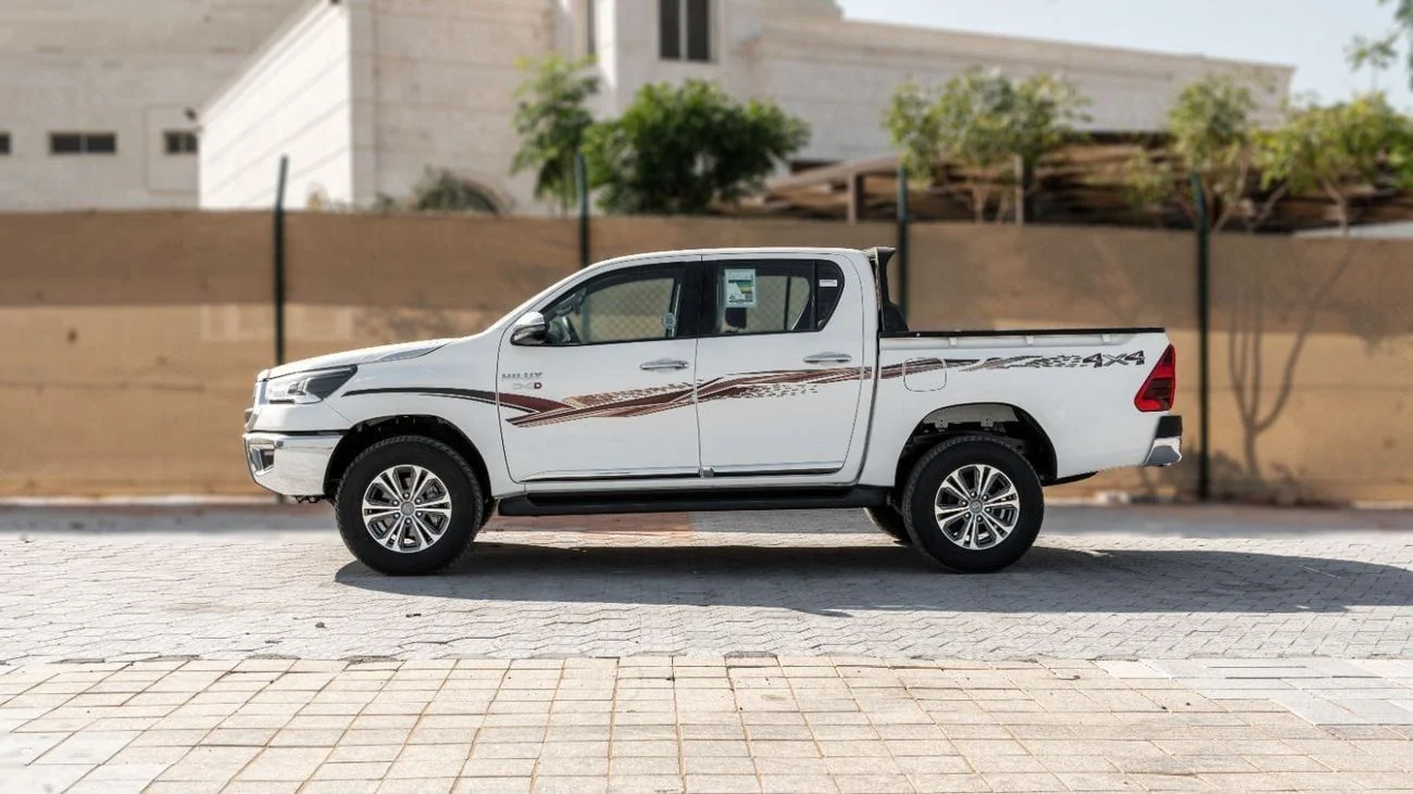 Toyota Hilux SGLX 2.8L AT Diesel (White-Red) 2026