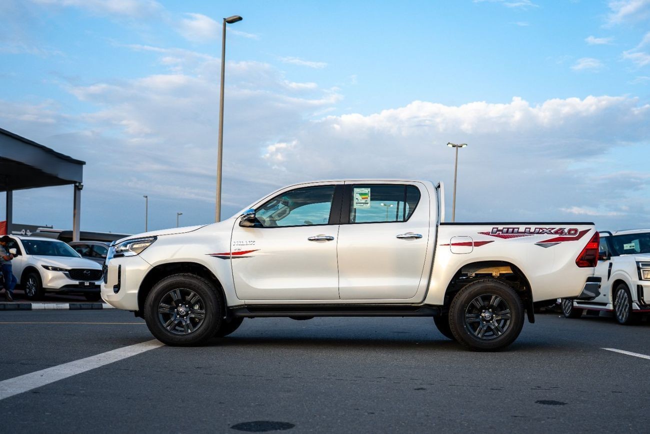 Toyota Hilux SR5 D/C (4.0 L) 4X4 2026