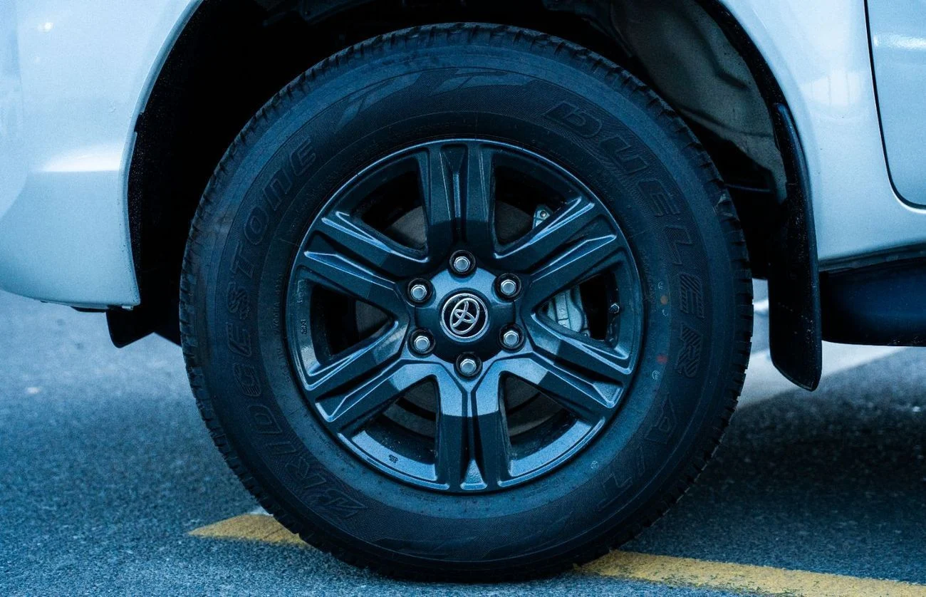 Toyota Hilux SR5 D/C (4.0 L) 4X4 2026