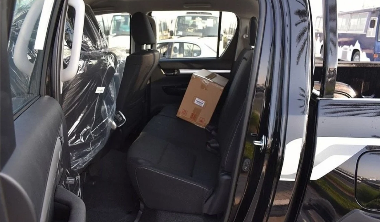 Toyota Hilux TOYOTA HILUX 4.0L V6 PETROL DC 4WD AT 2025 BLACK