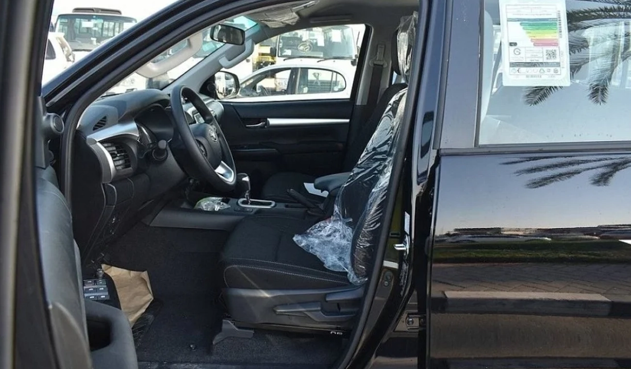 Toyota Hilux TOYOTA HILUX 4.0L V6 PETROL DC 4WD AT 2025 BLACK