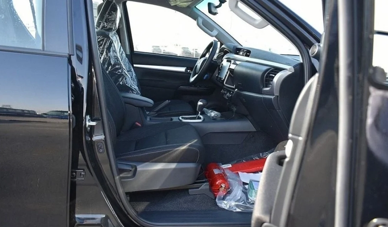 Toyota Hilux TOYOTA HILUX 4.0L V6 PETROL DC 4WD AT 2025 BLACK
