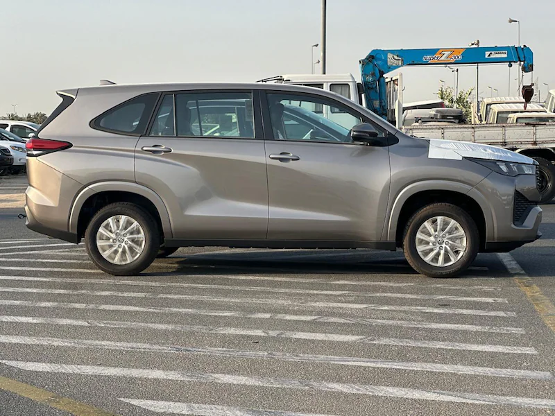 TOYOTA INNOVA 2.0L PETROL GCC -8 SEATER
