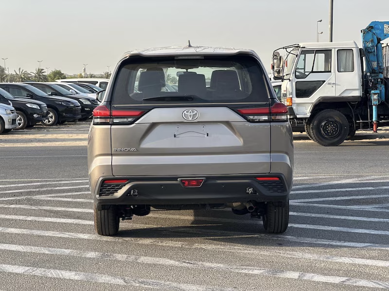 TOYOTA INNOVA 2.0L PETROL GCC -8 SEATER