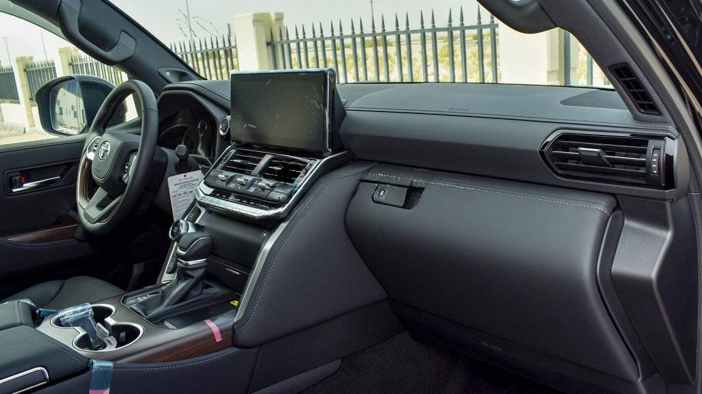 TOYOTA LAND CRUISER 3.3L GXR, HIGH DIESEL TWIN TURBO, AT
