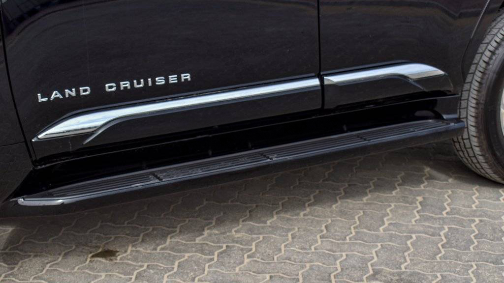 TOYOTA LAND CRUISER 3.3L GXR, HIGH DIESEL TWIN TURBO, AT