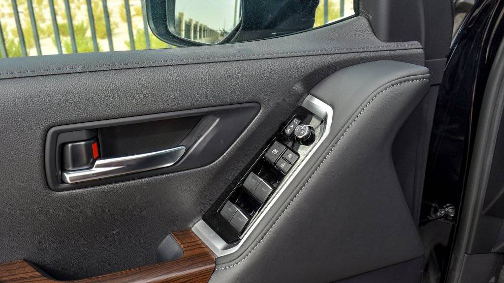 TOYOTA LAND CRUISER 3.3L GXR, HIGH DIESEL TWIN TURBO, AT