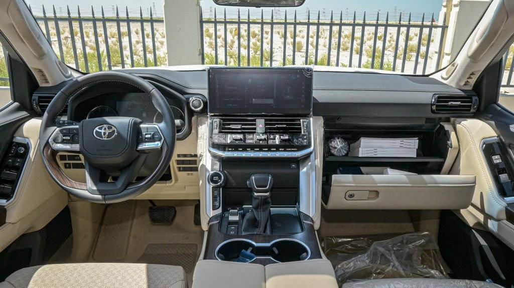 TOYOTA LAND CRUISER 3.3L VXR, DIESEL TWIN TURBO, AT _ black