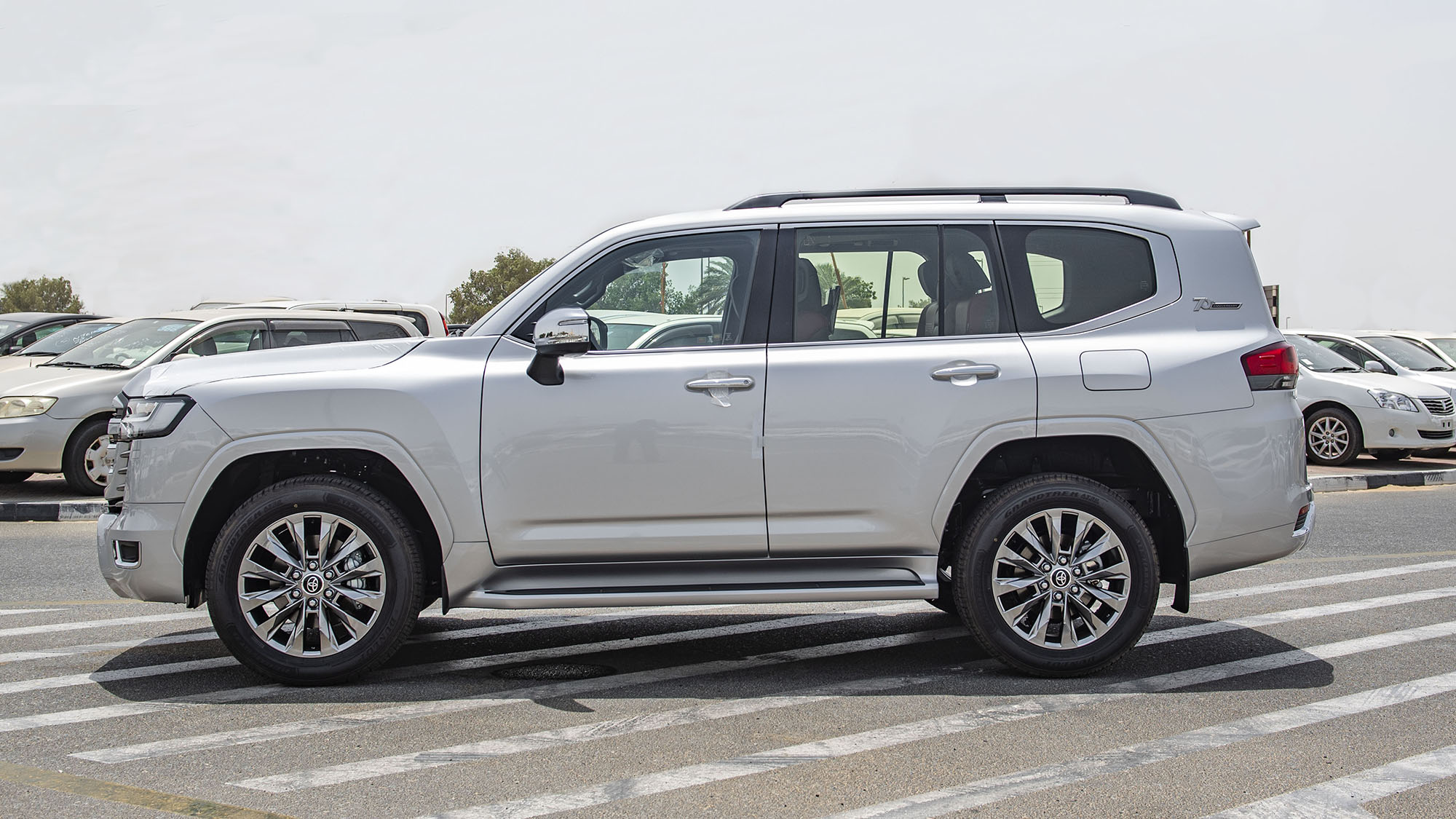 Toyota Land Cruiser 300 VXR 3.3D AT_ silver