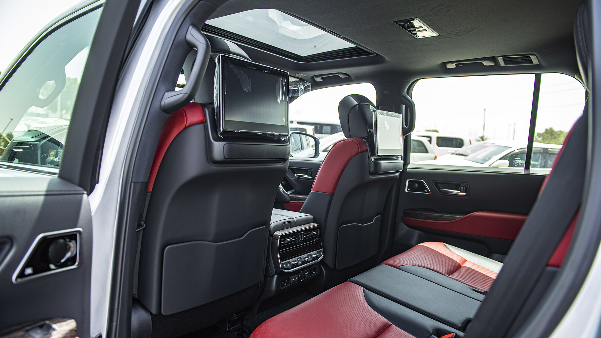 Toyota Land Cruiser 300 VXR 3.3D AT_ silver