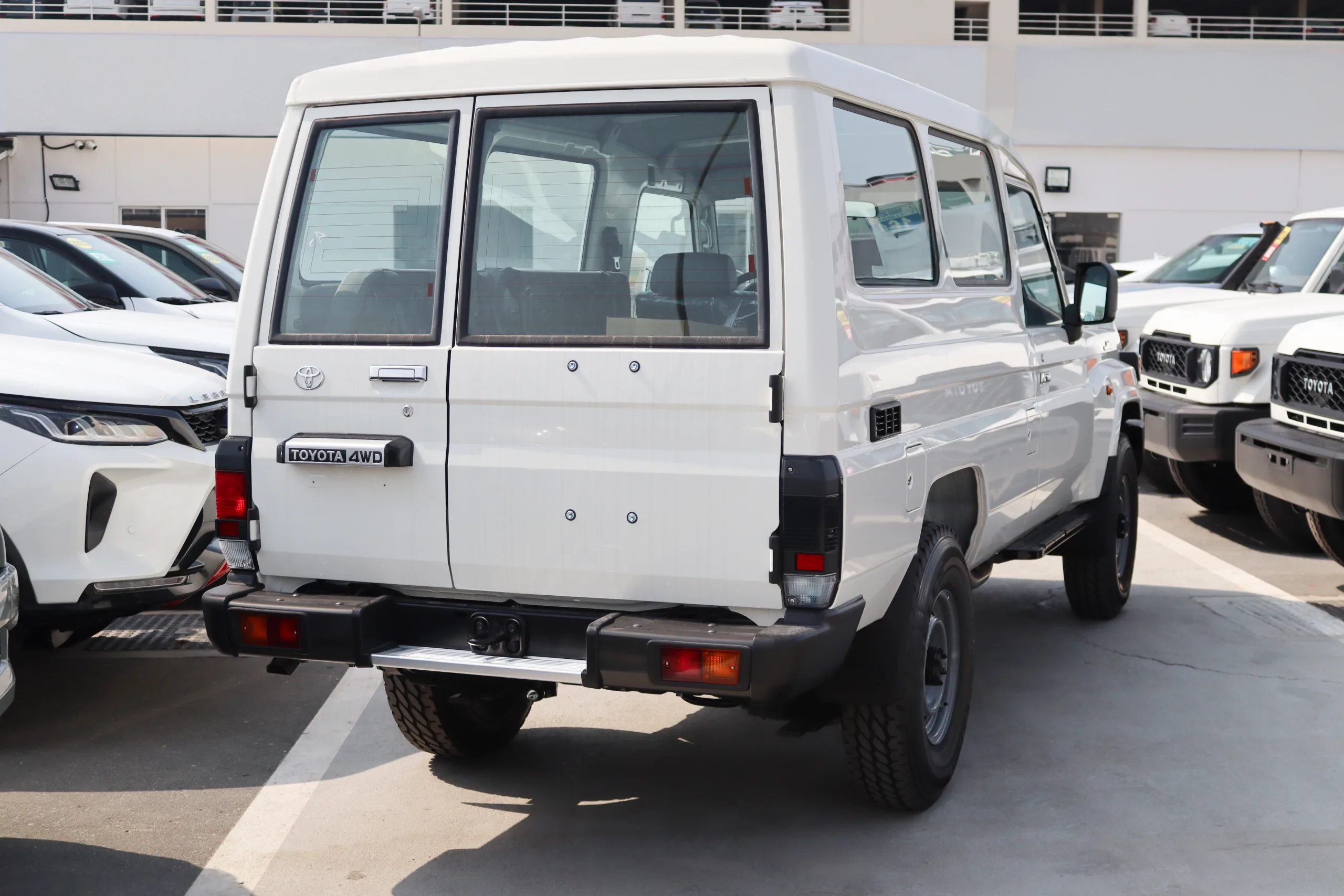 TOYOTA LAND CRUISER 78 2.8L AT