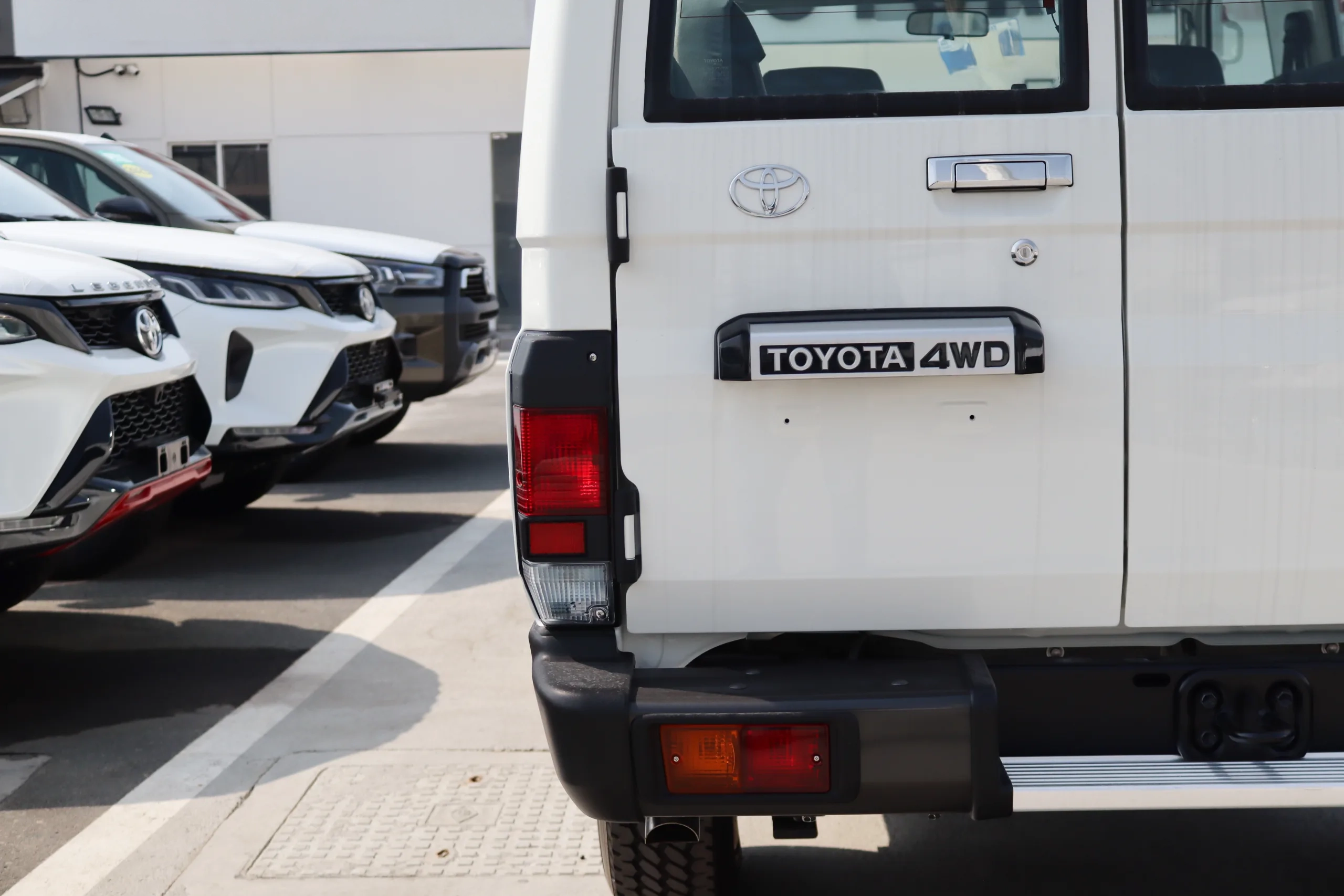 TOYOTA LAND CRUISER 78 2.8L AT