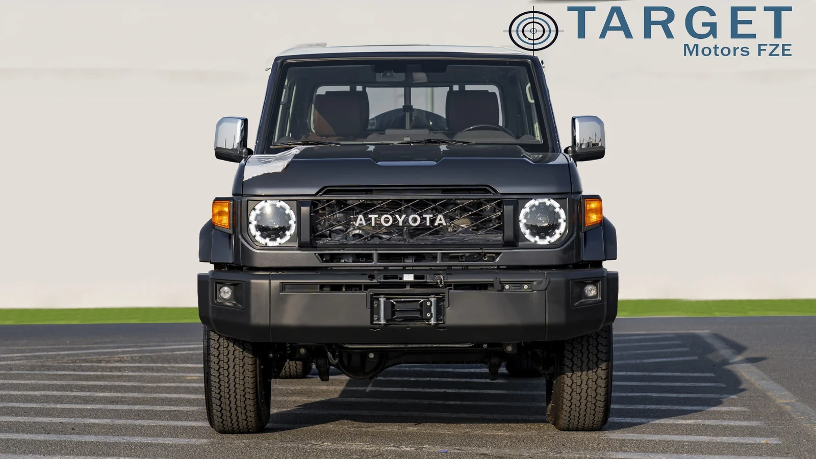 TOYOTA LAND CRUISER 79 DC 2.8D AT 4X4 MY2025 – GREY