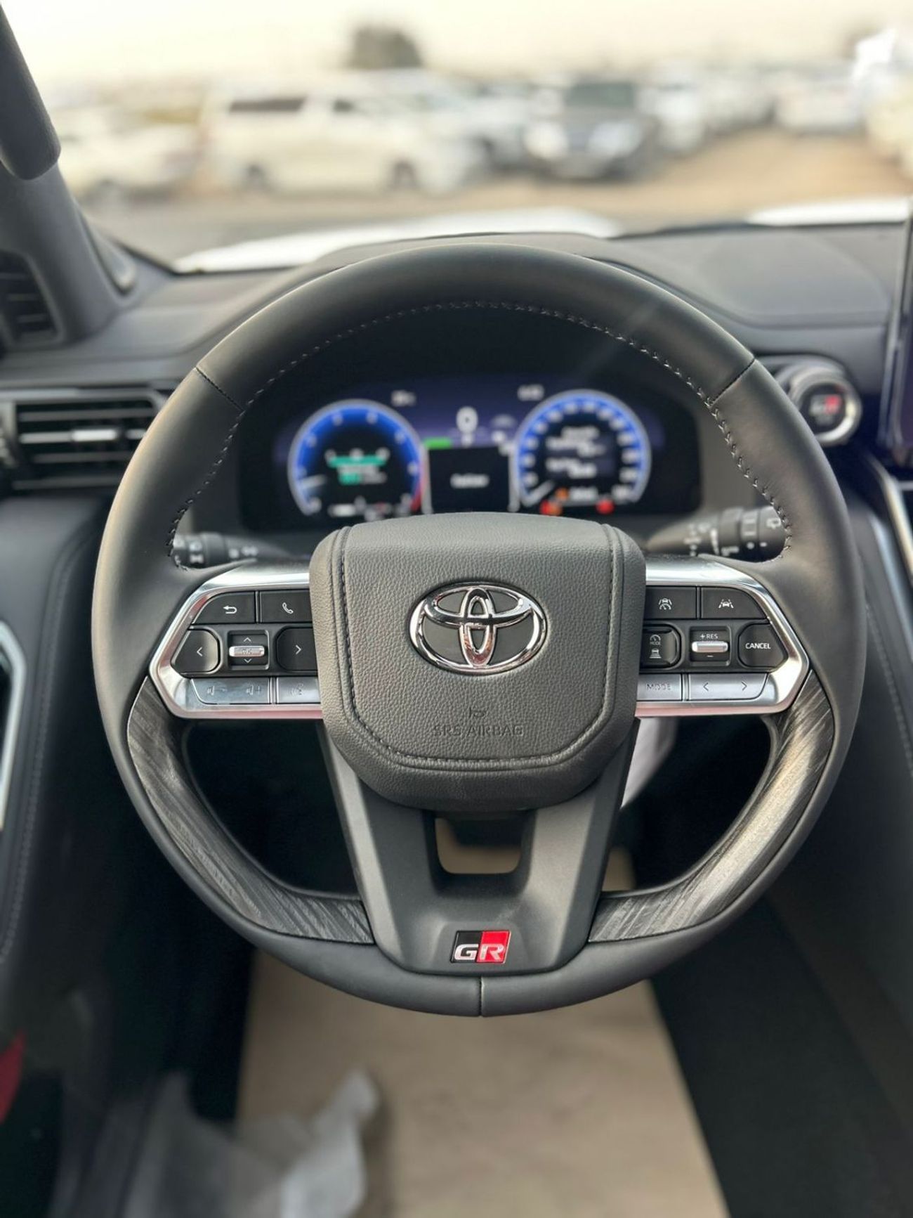 Toyota Land Cruiser gr 3.5L WHITE