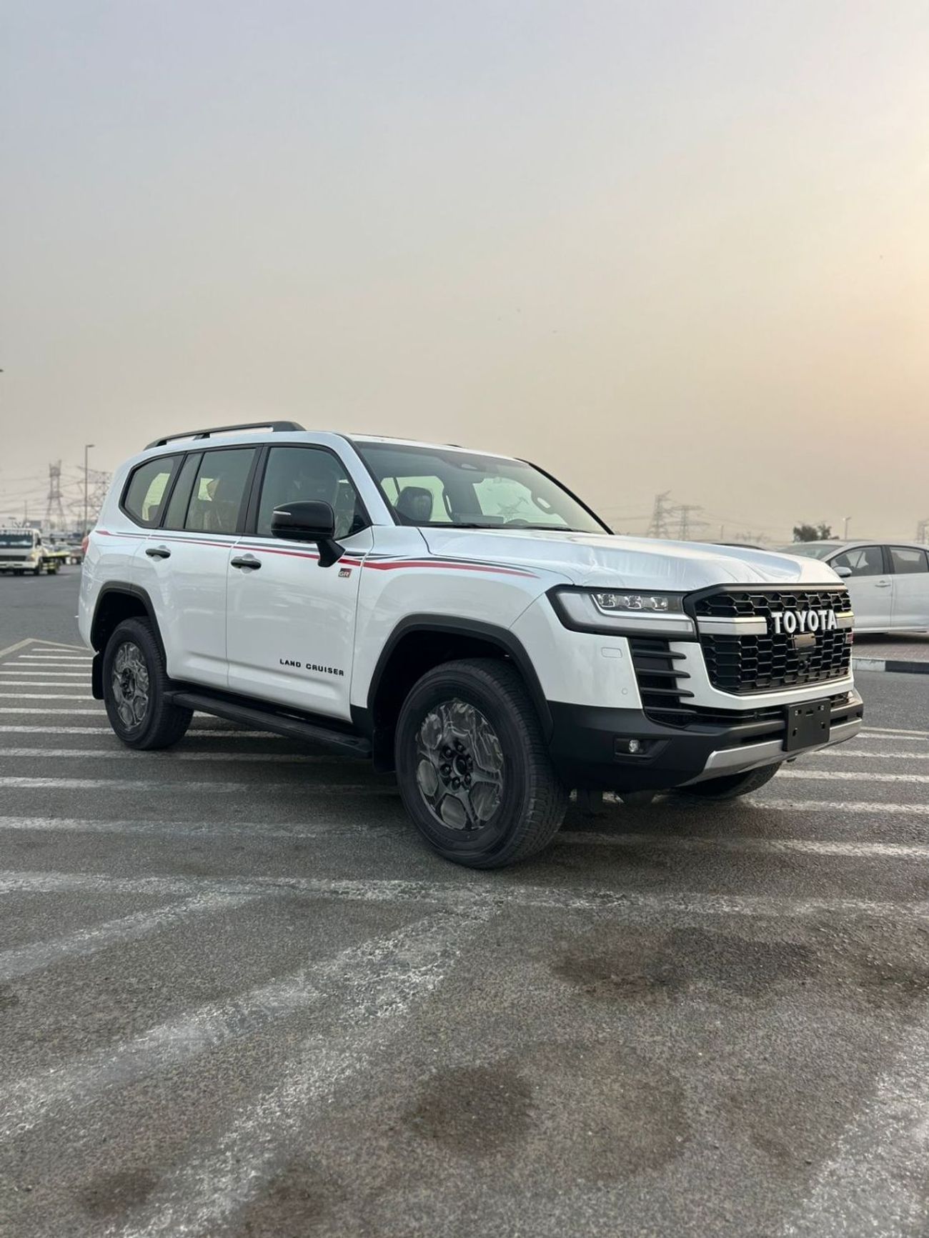 Toyota Land Cruiser gr 3.5L WHITE