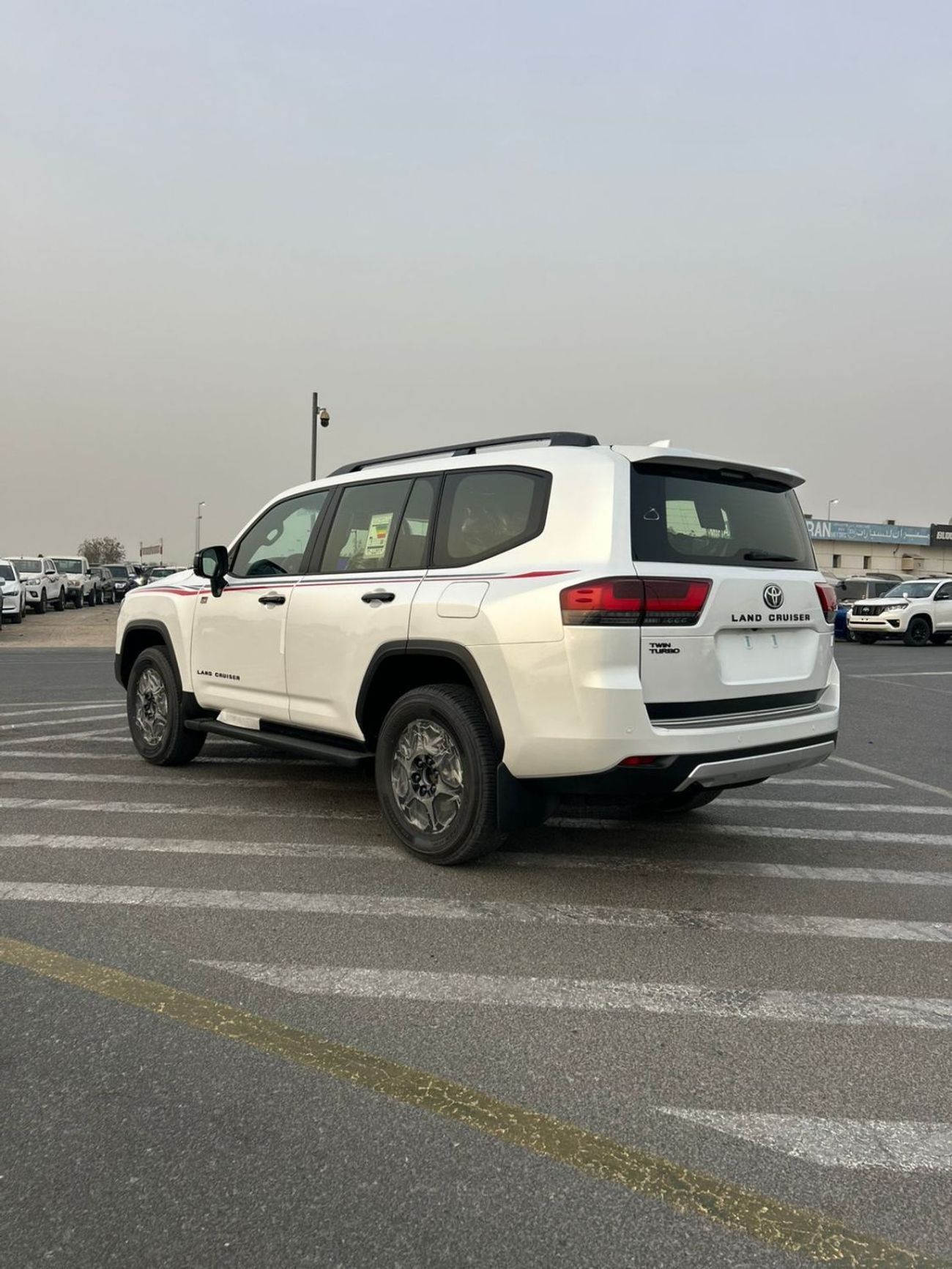 Toyota Land Cruiser gr 3.5L WHITE