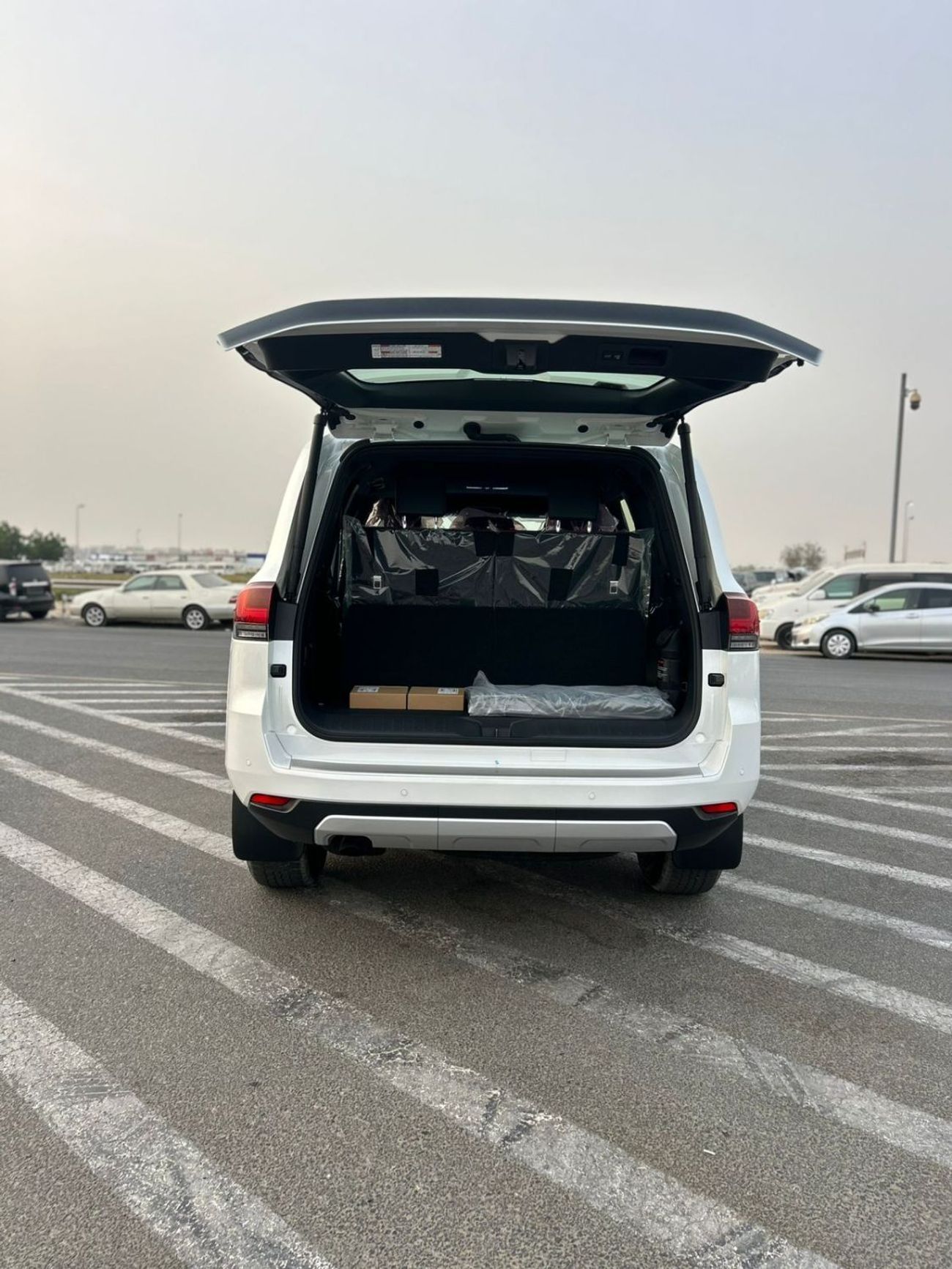 Toyota Land Cruiser gr 3.5L WHITE