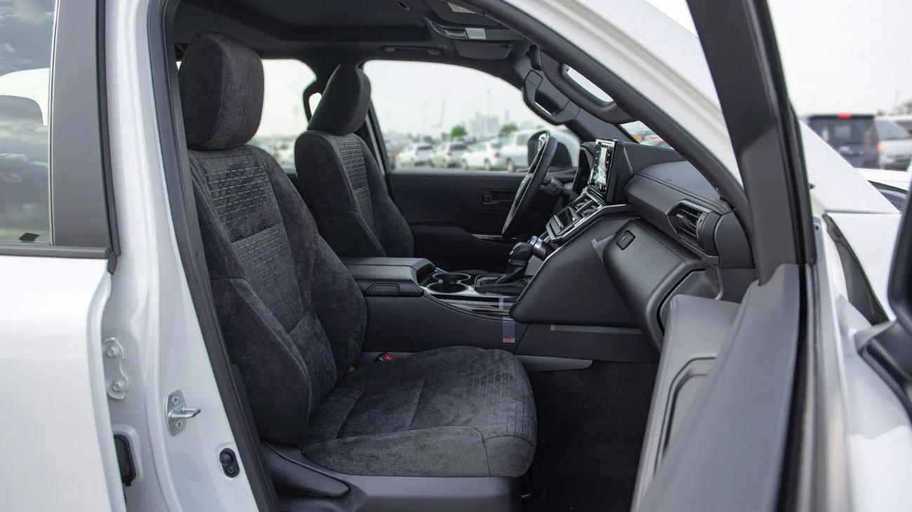 Toyota Land Cruiser GXR 3.3 DIESEL 2025 white