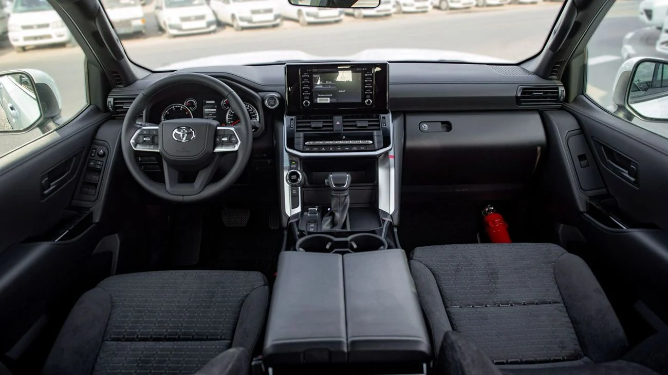 Toyota Land Cruiser GXR 3.3 DIESEL 2025 white
