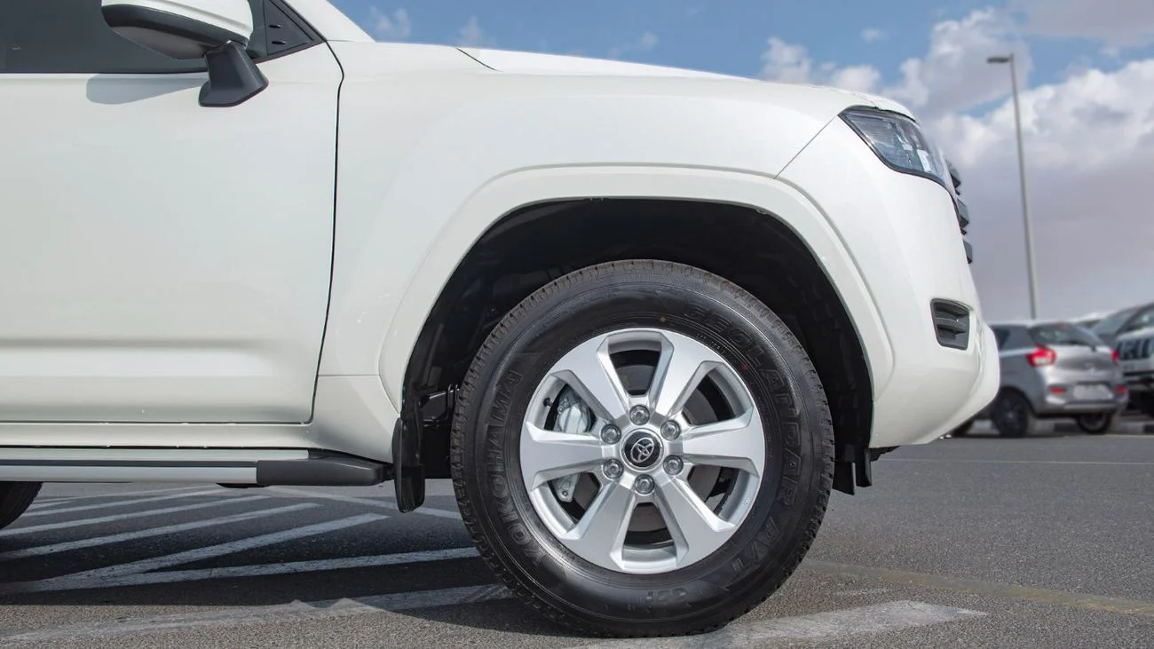 Toyota Land Cruiser GXR 3.3 DIESEL 2025 white