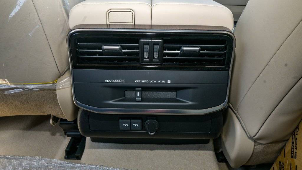 TOYOTA LAND CRUISER GXR 3.5L PETROL TWIN TURBO, AT
