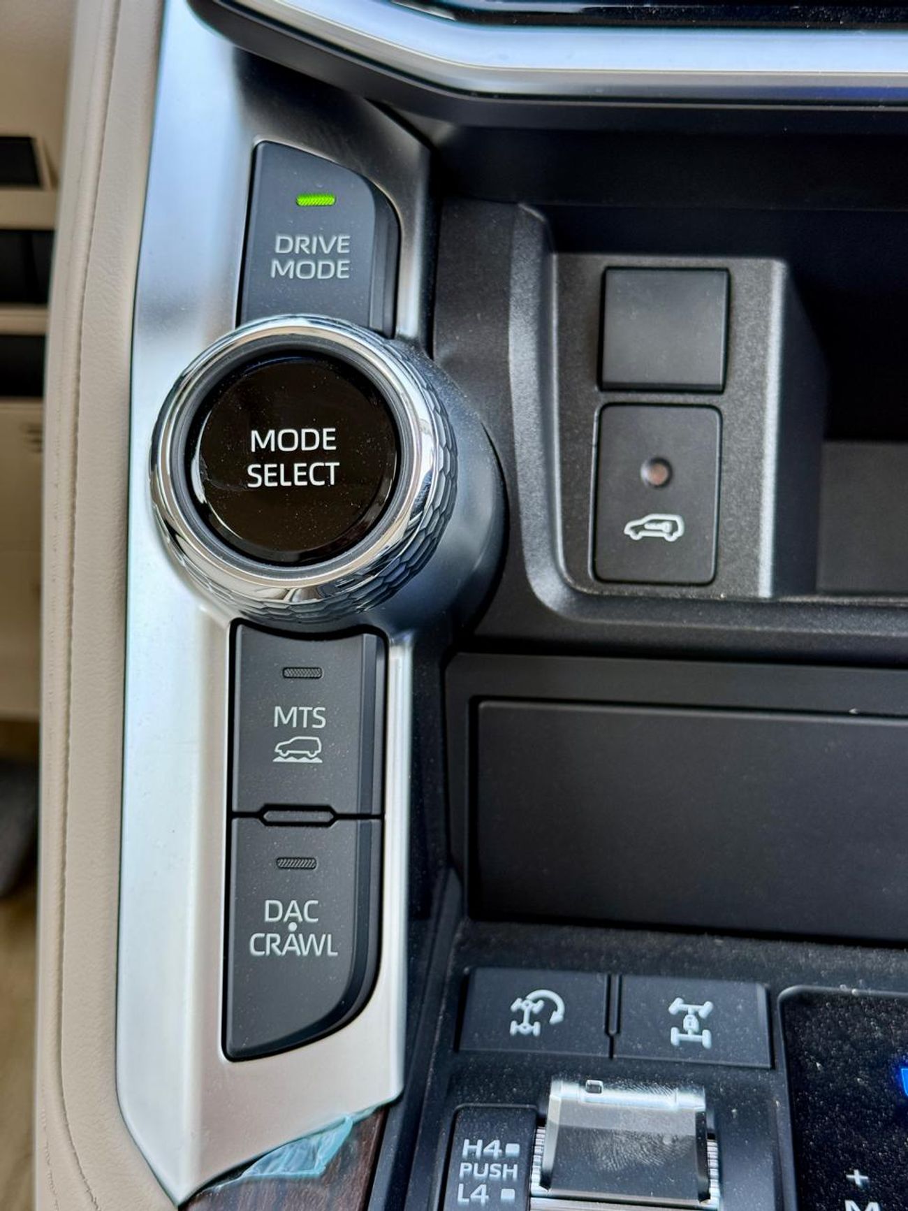 Toyota Land Cruiser GXR 3.5L - SILVER