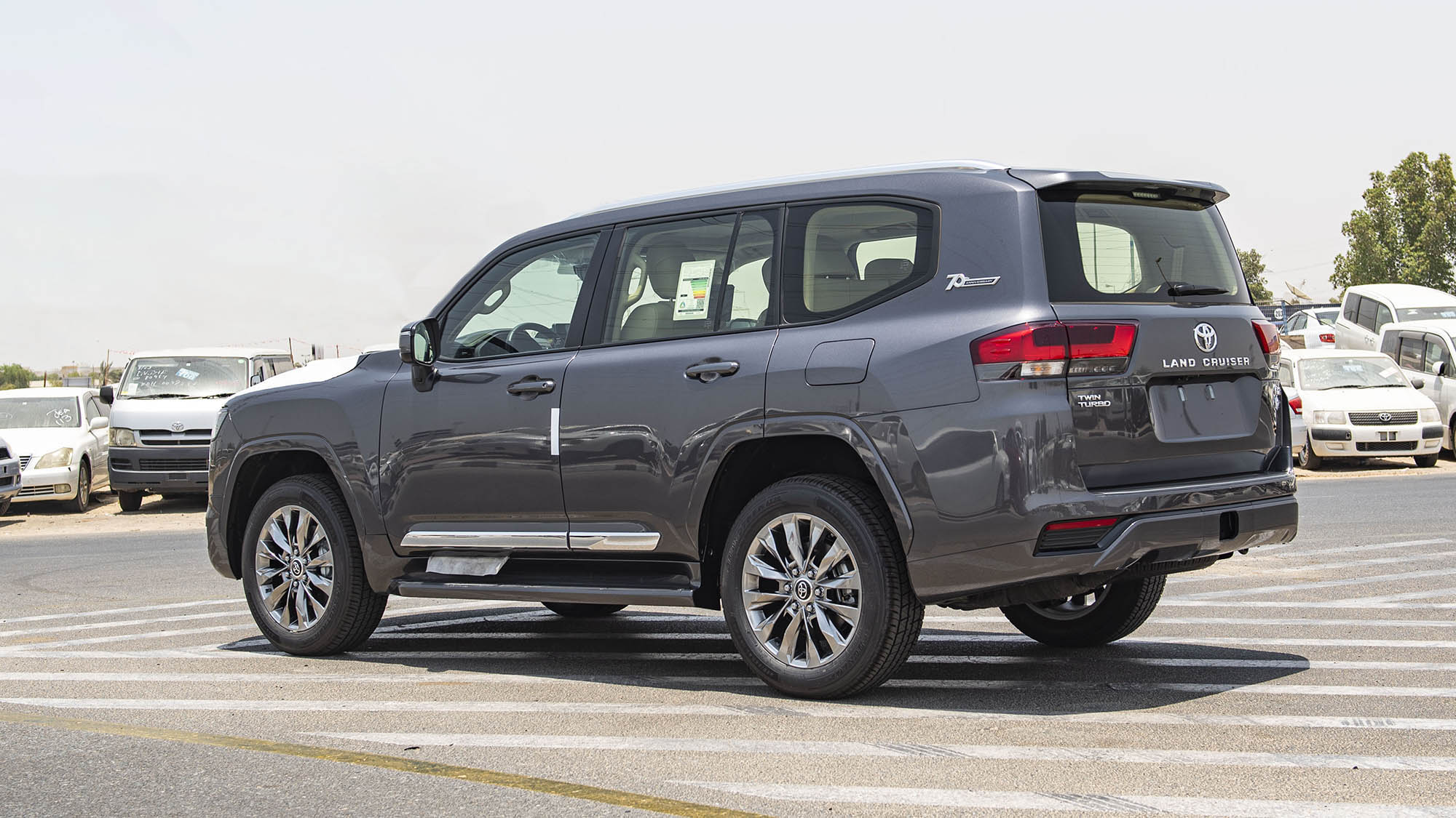 Toyota Land Cruiser GXR 3.5P AT  _ GRAY