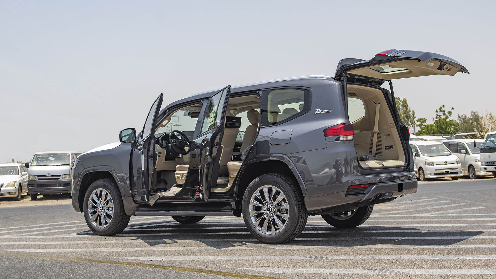 Toyota Land Cruiser GXR 3.5P AT  _ GRAY