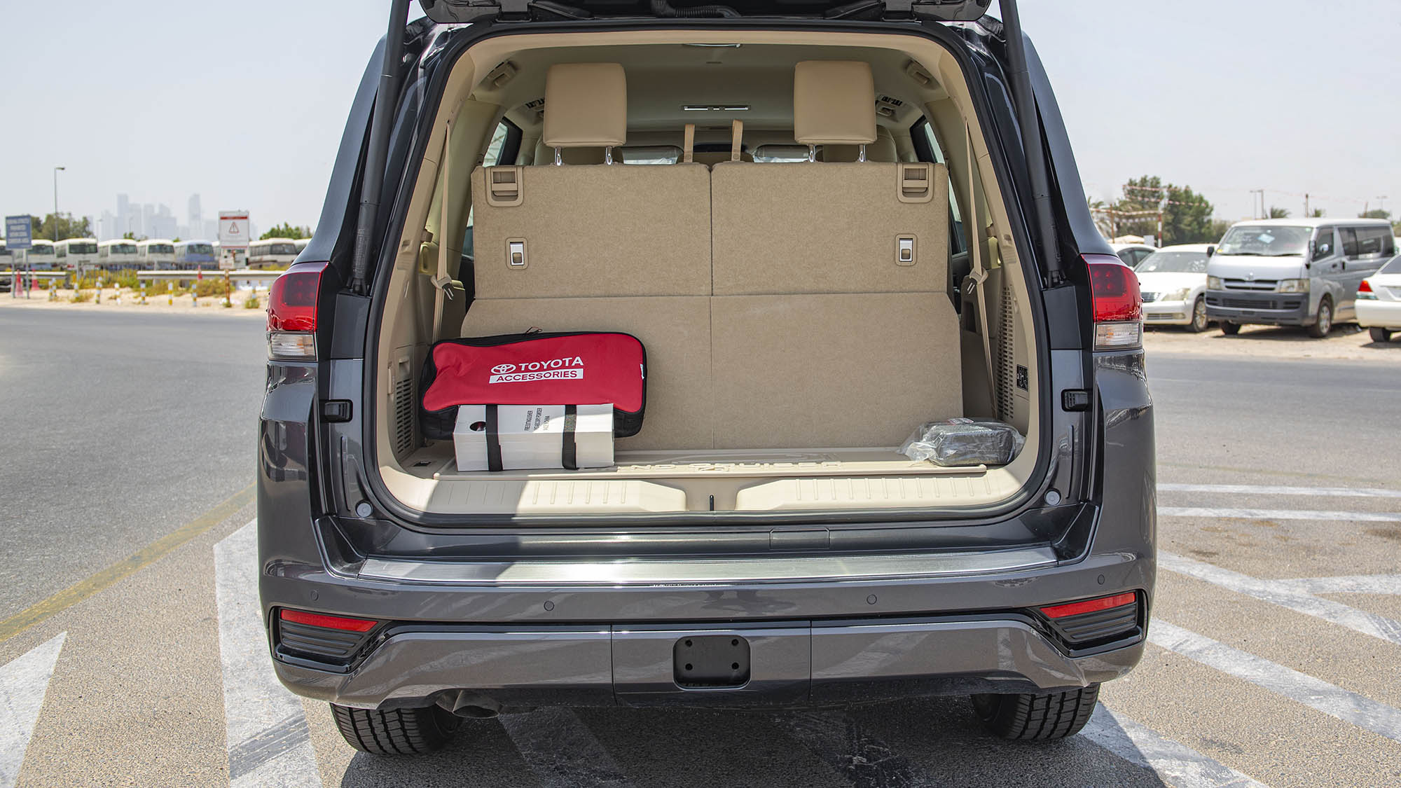 Toyota Land Cruiser GXR 3.5P AT  _ GRAY