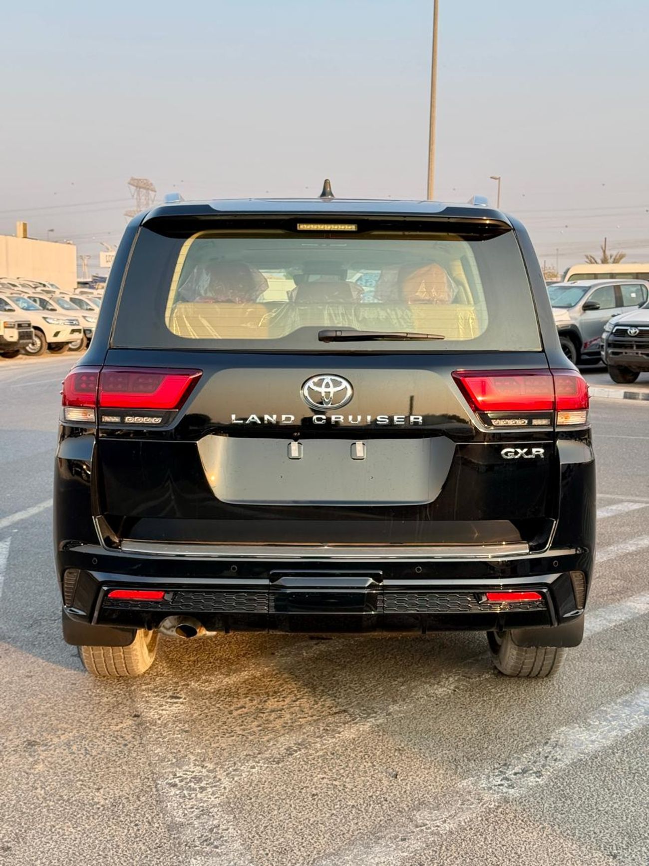Toyota Land Cruiser GXR 4.0L -BLACK