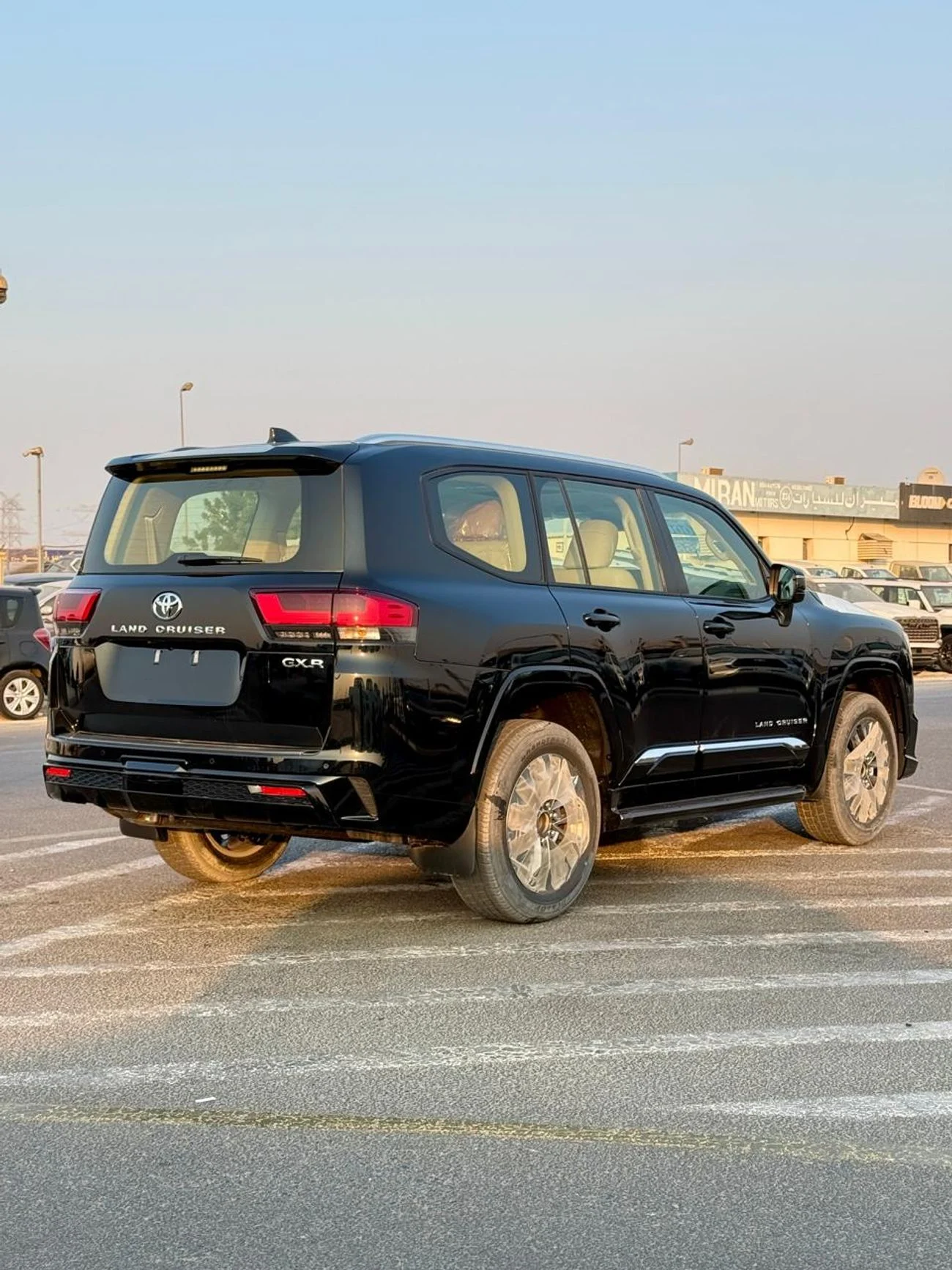 Toyota Land Cruiser GXR 4.0L -BLACK