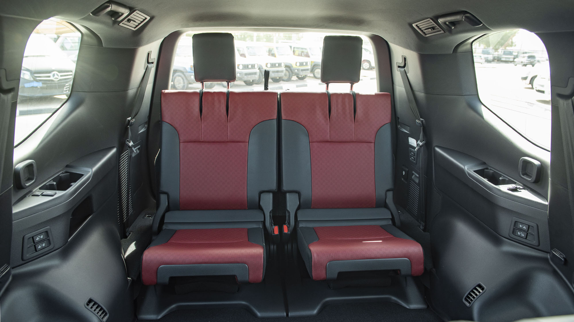 TOYOTA LAND CRUISER LC300 GR SPORT 3.3D AT