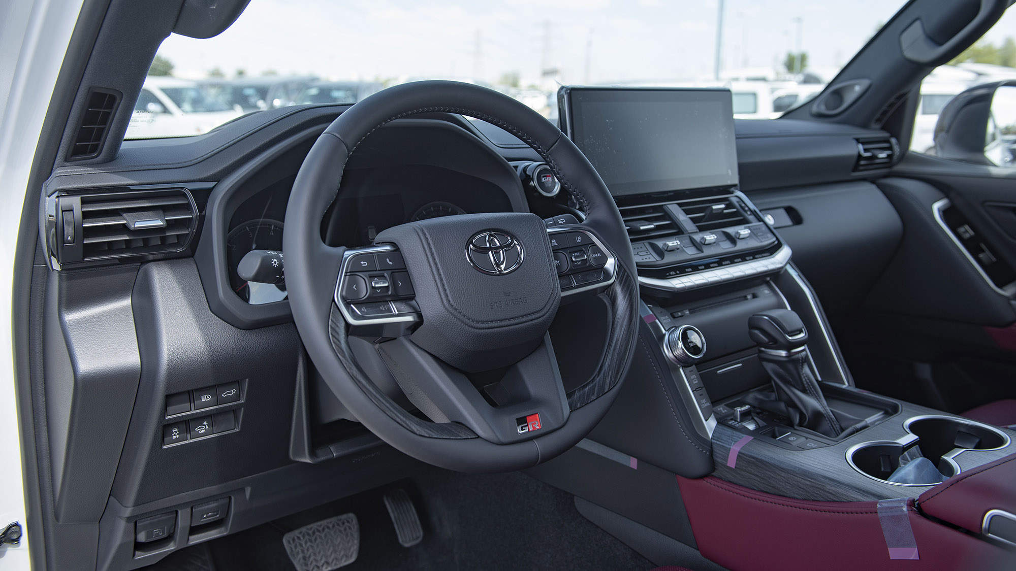 TOYOTA LAND CRUISER LC300 GR SPORT 3.3D AT