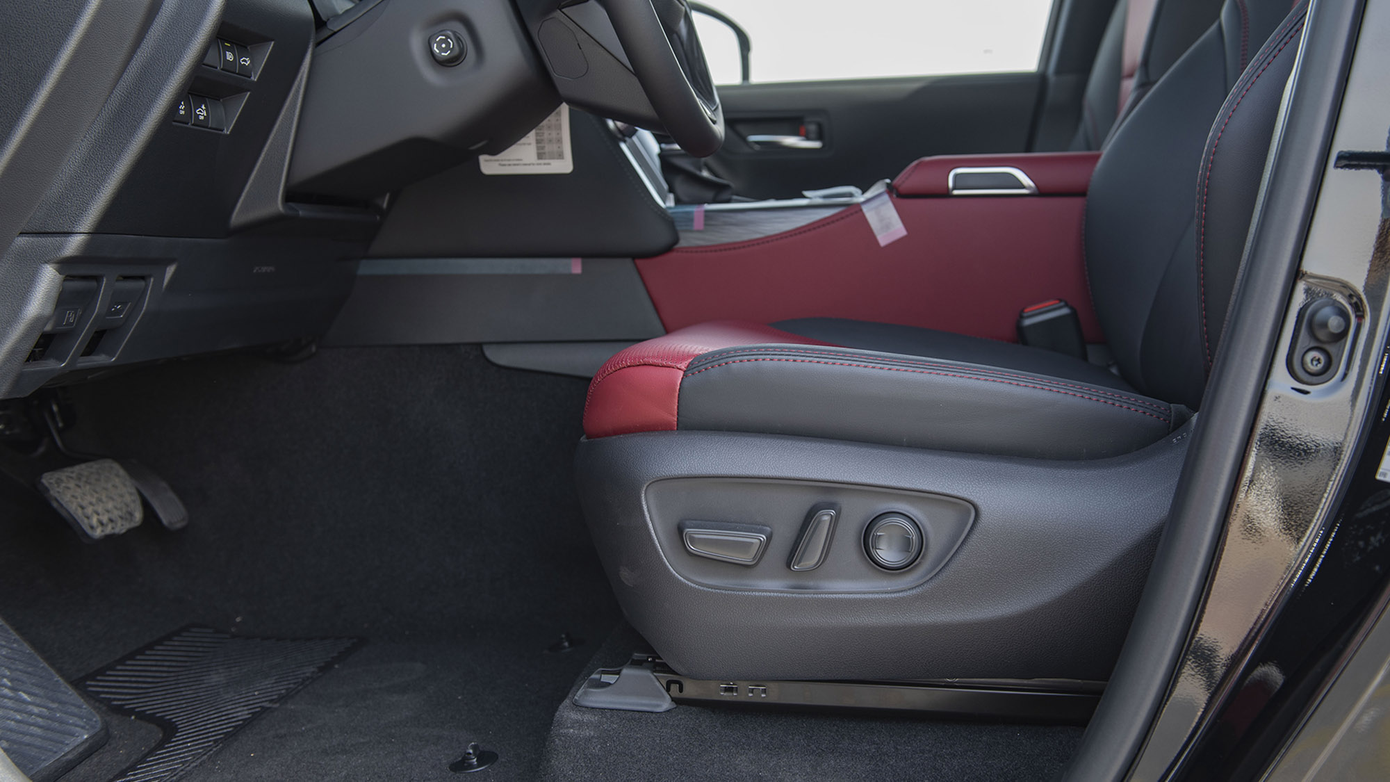 TOYOTA LAND CRUISER LC300 GR SPORT 3.3D AT