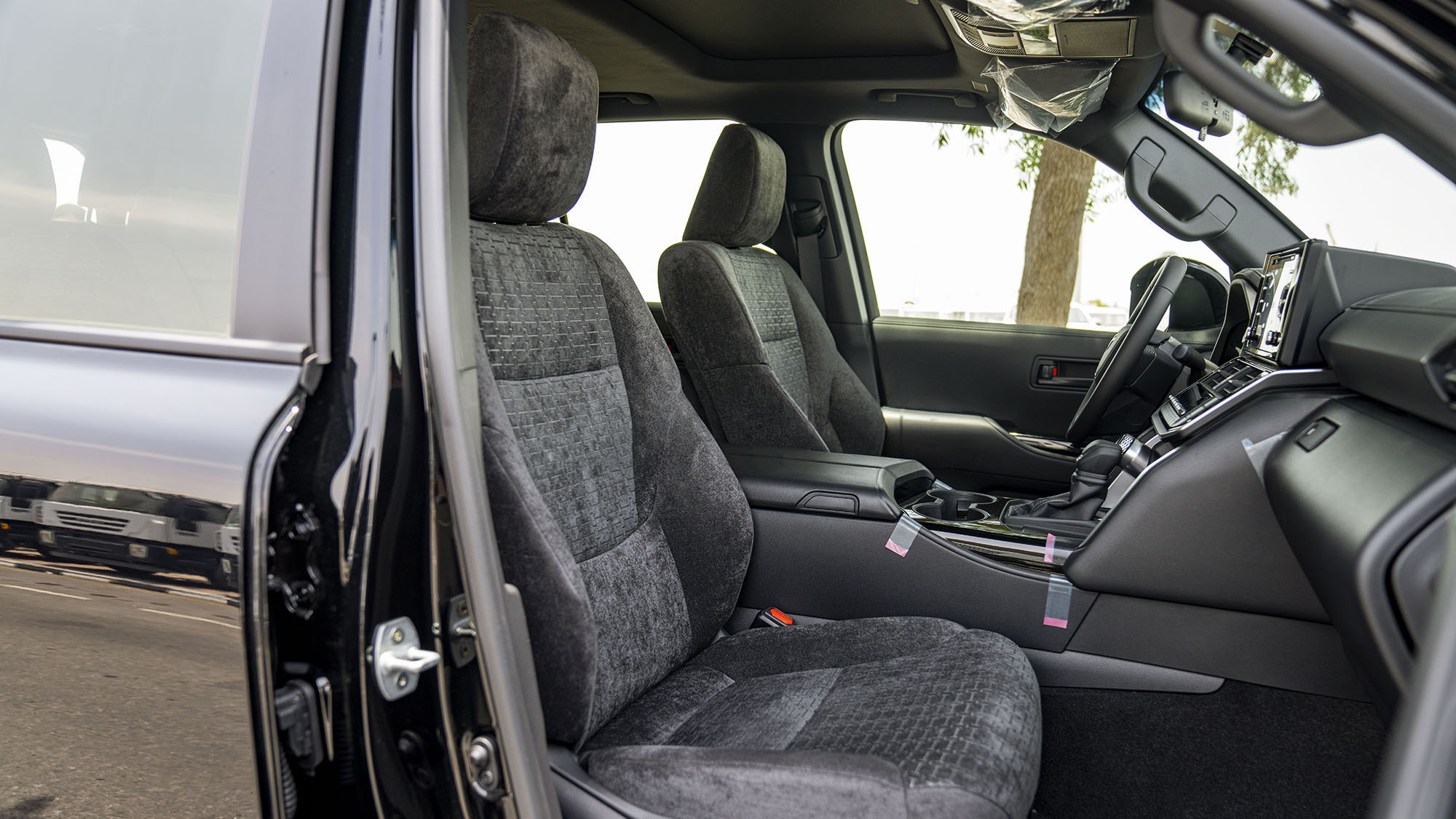 TOYOTA LAND CRUISER LC300 GXR 3.3D AT  _ BLACK