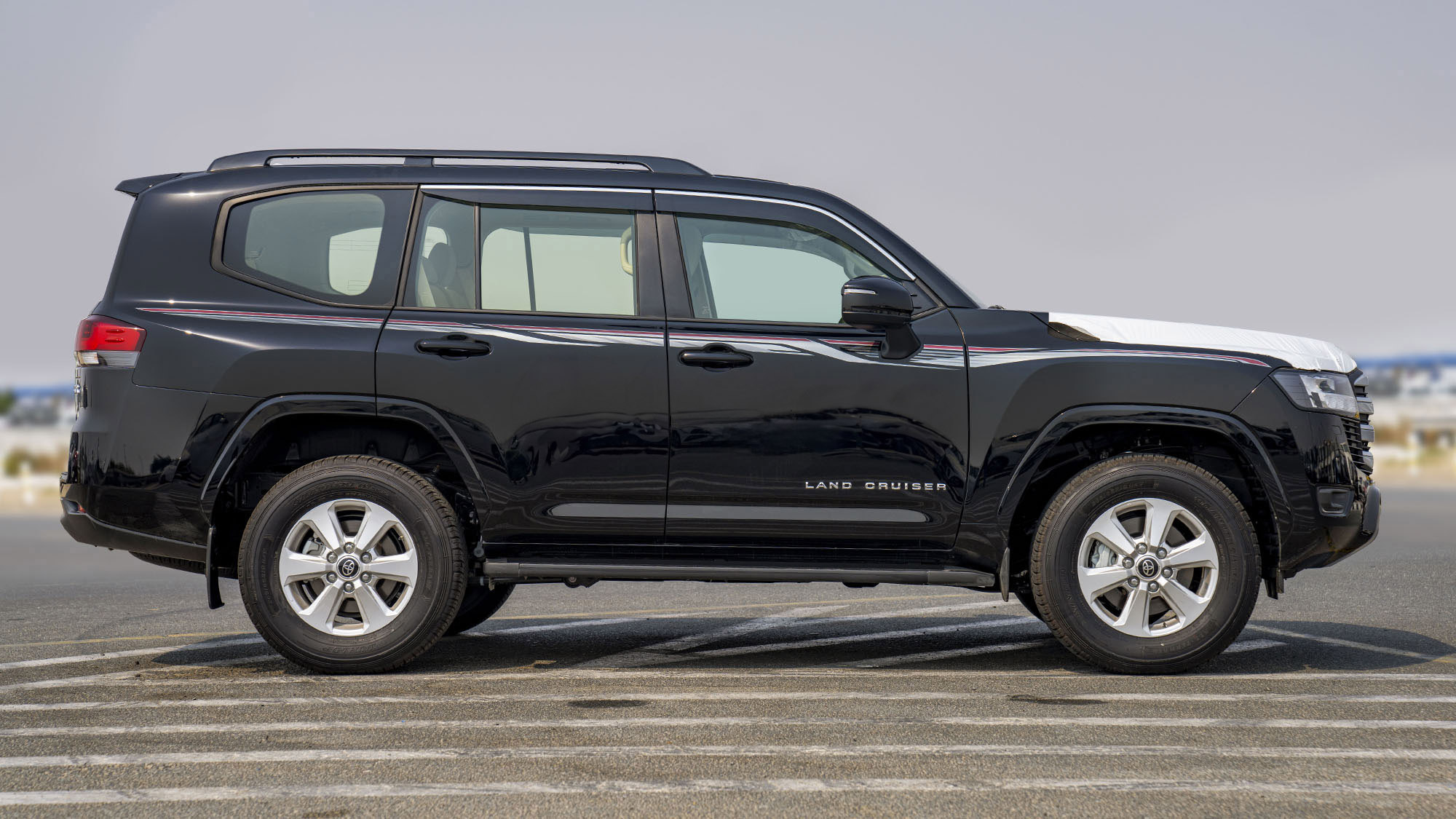 TOYOTA LAND CRUISER LC300 GXR 3.5P AT _ BLACK