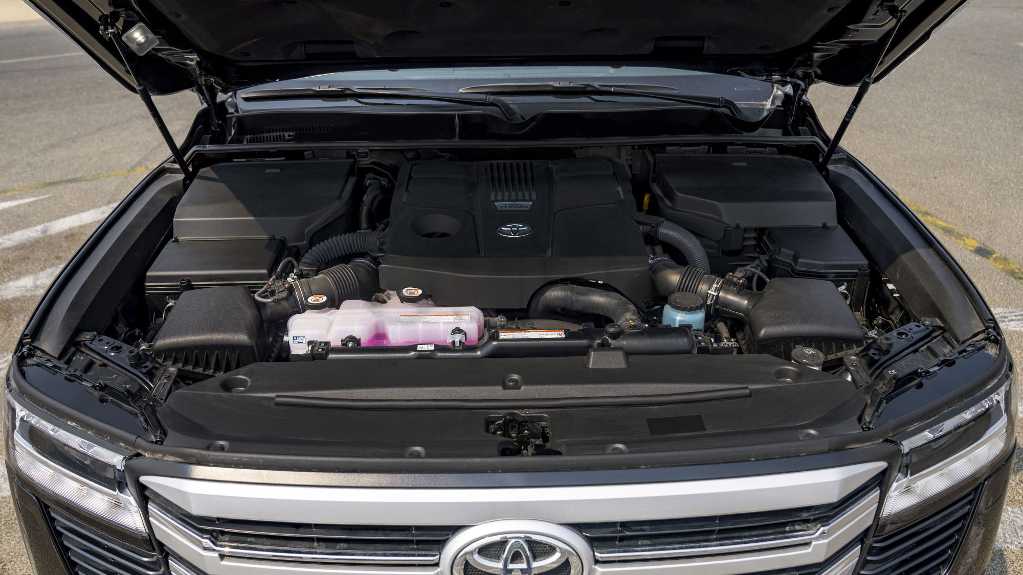 TOYOTA LAND CRUISER LC300 GXR 3.5P AT _ BLACK