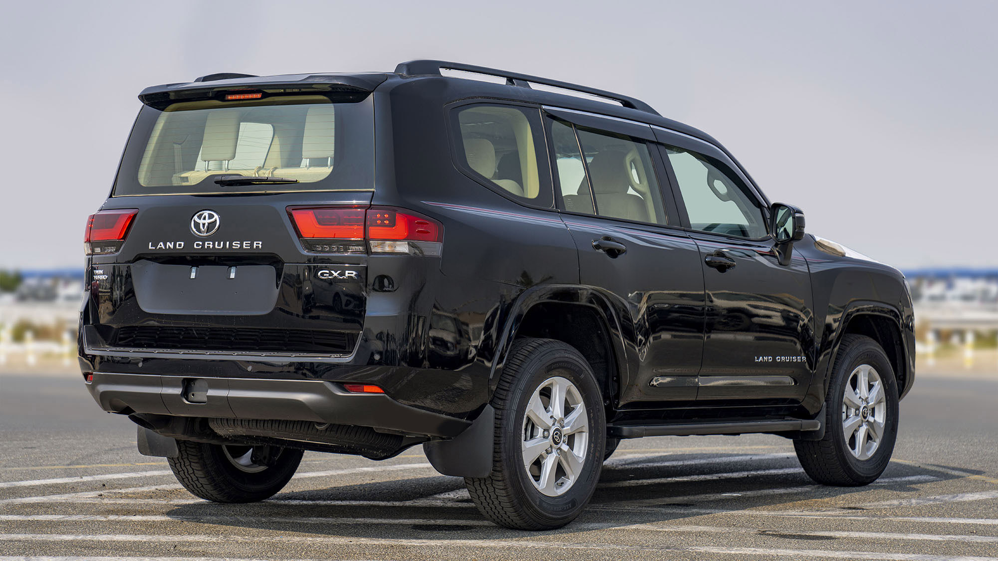 TOYOTA LAND CRUISER LC300 GXR 3.5P AT _ BLACK