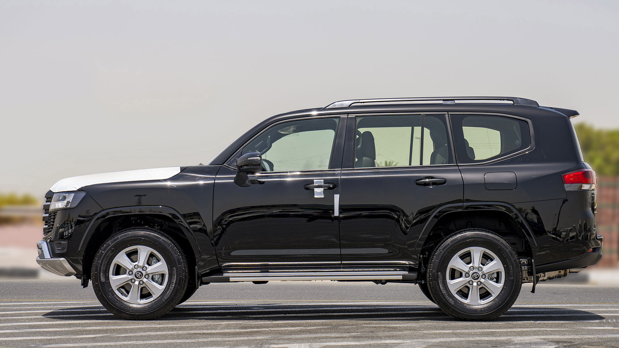 TOYOTA LAND CRUISER LC300 GXR 4.0P AT _ BLACK