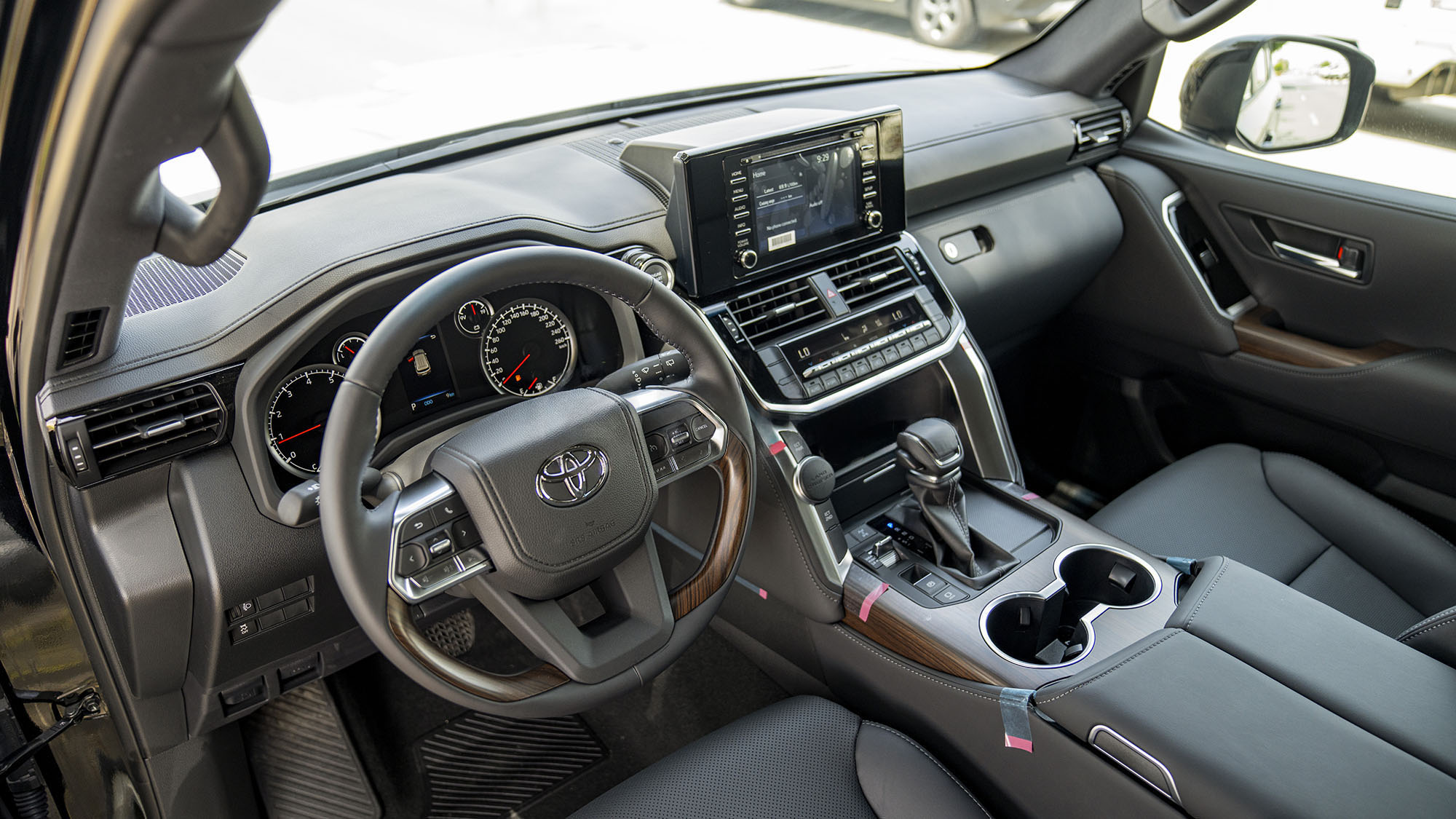 TOYOTA LAND CRUISER LC300 GXR 4.0P AT _ BLACK