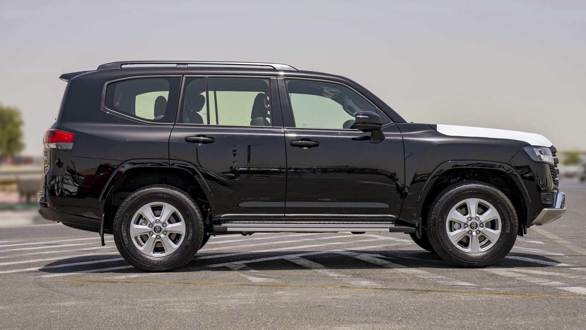 TOYOTA LAND CRUISER LC300 GXR 4.0P AT _ BLACK