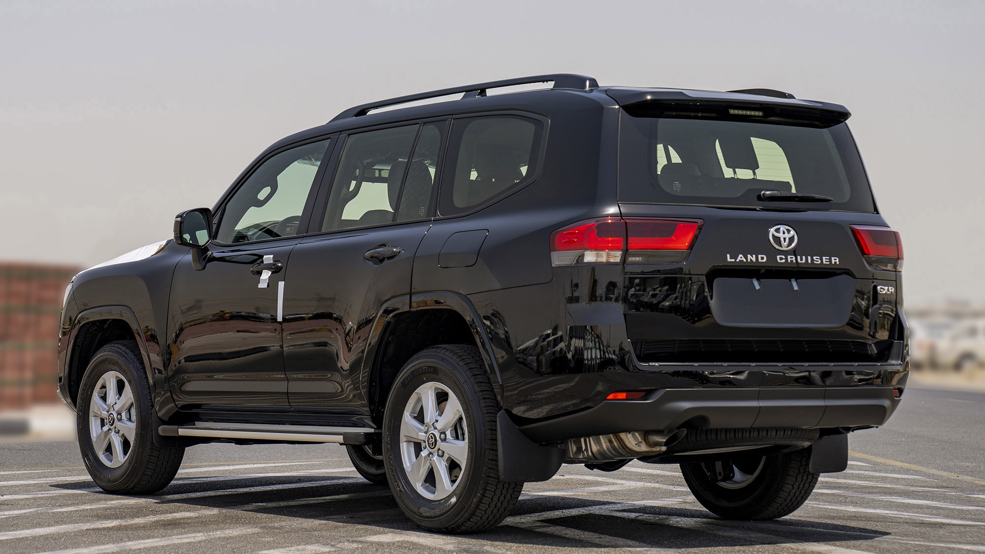 TOYOTA LAND CRUISER LC300 GXR 4.0P AT _ BLACK