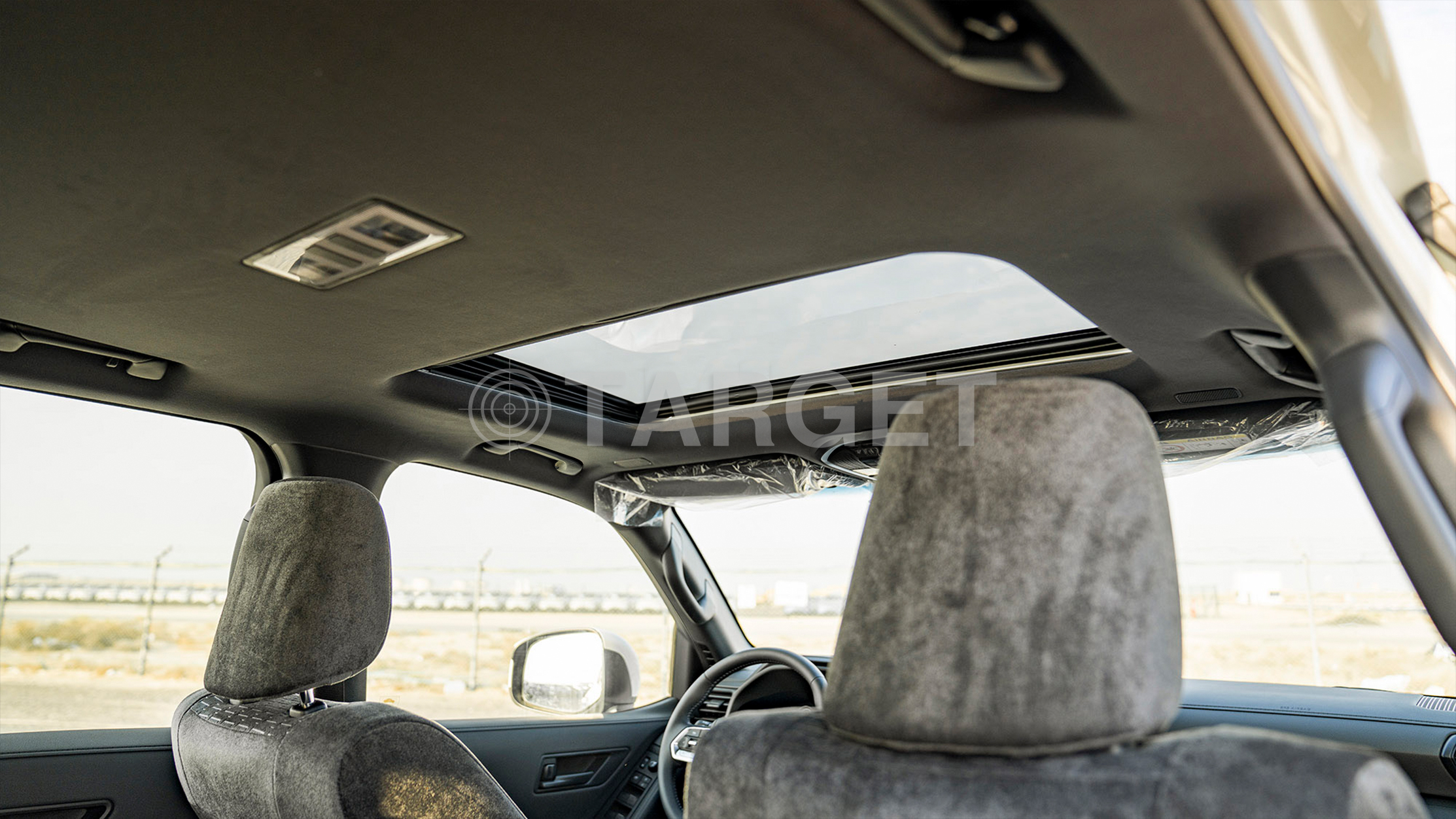 TOYOTA LAND CRUISER LC300 GXR 4.0P AT _ WHITE