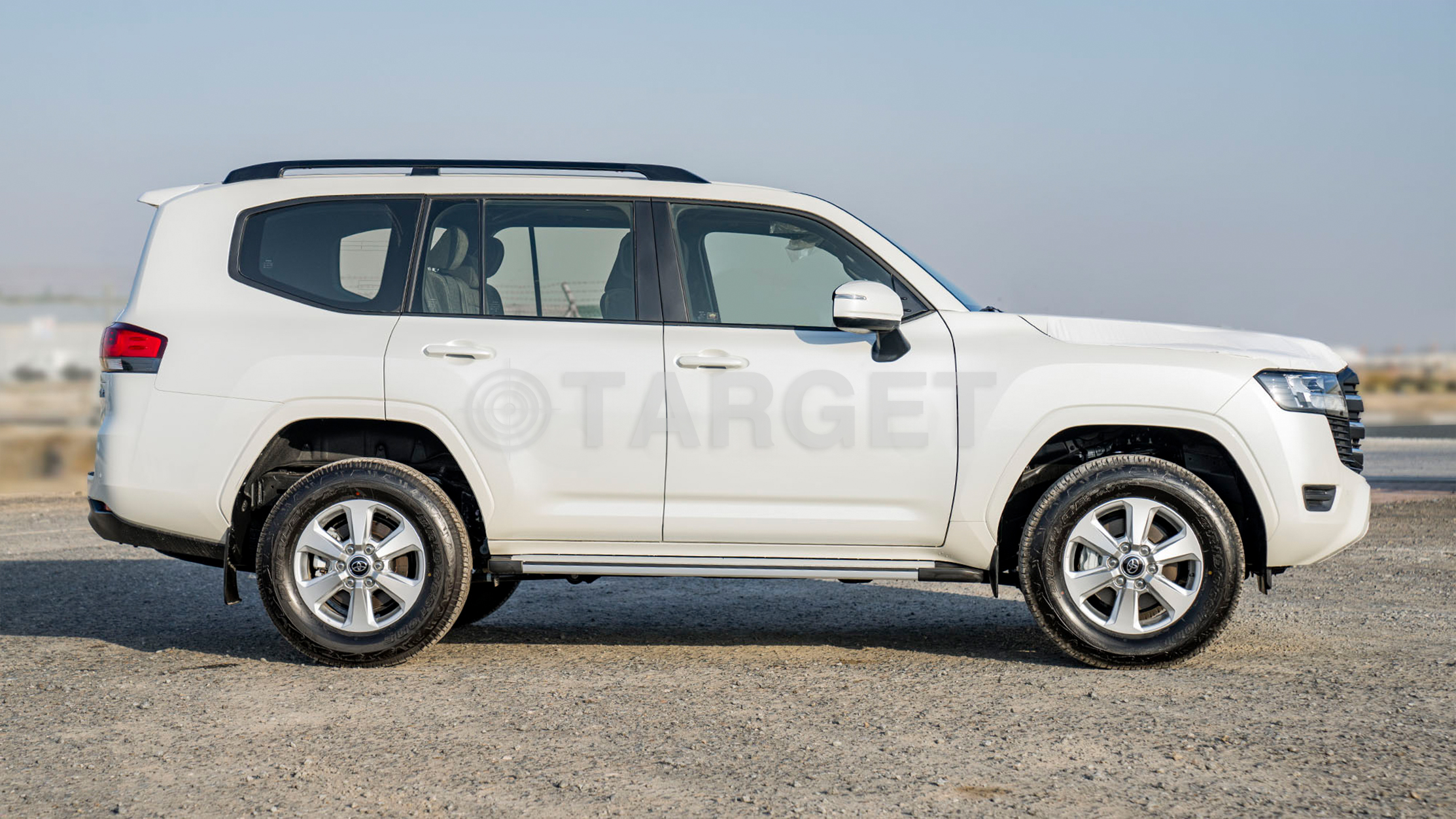 TOYOTA LAND CRUISER LC300 GXR 4.0P AT _ WHITE